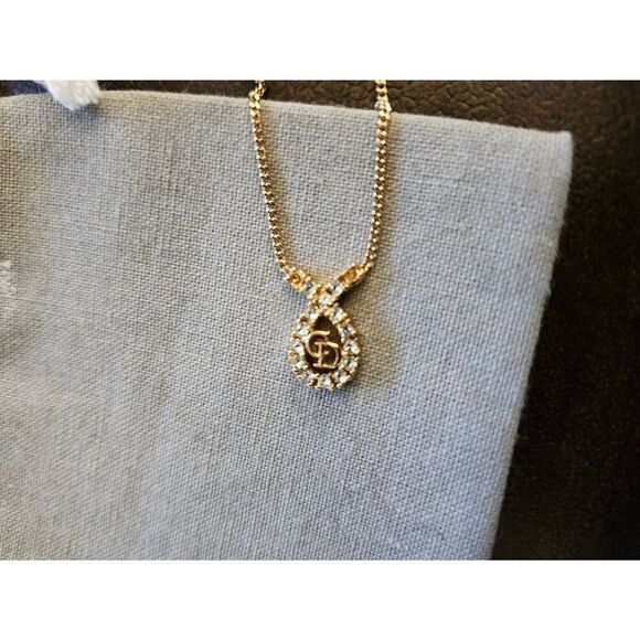 Dior necklace Gold Toned. Missing 2 stones at the top of each side. - Picture 1 of 8